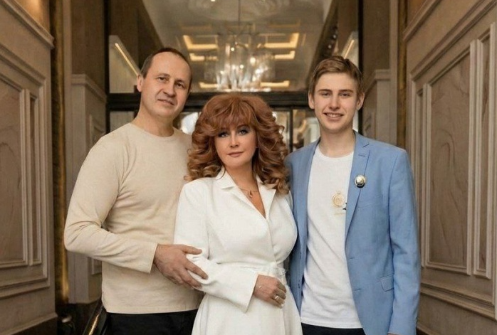 История успеха: как с поддержкой центра «Мой бизнес» семья открыла в Омске сервис по ремонту холодильников