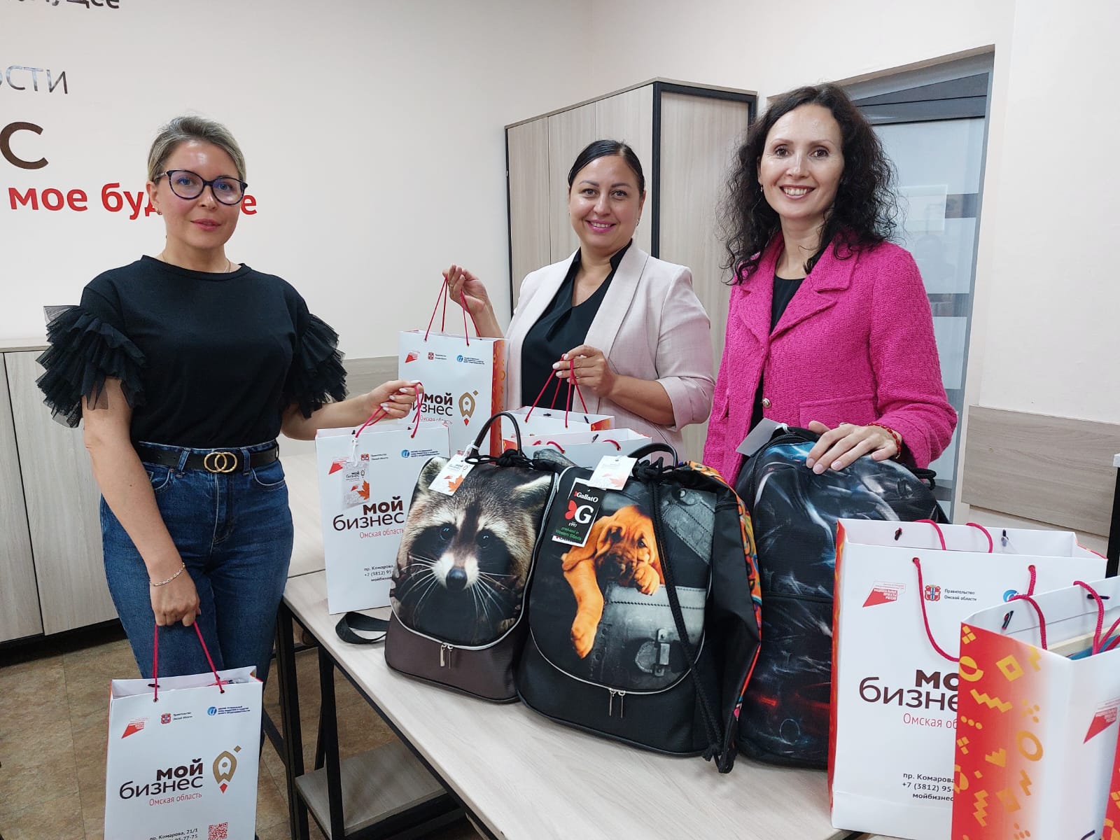 Омские предприниматели и сотрудники Центра «Мой бизнес» помогли подготовить детей к школе