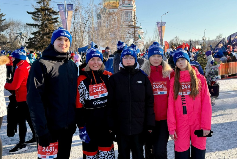Сотрудники омского центра "Мой бизнес" поучаствовали в одном из самых холодных забегов в мире