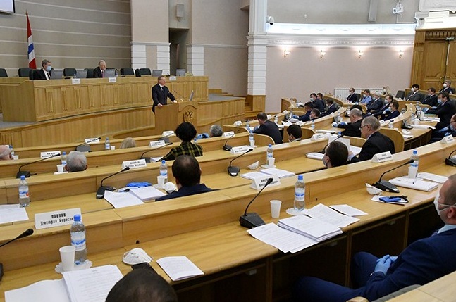 Депутаты приняли два закона для поддержки бизнеса в Омской области