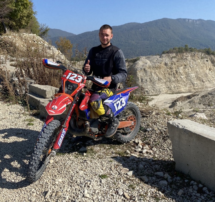 "Идея бизнеса возникла спонтанно, хотя спорт и адреналин всегда были в моей жизни": История создания PITBIKE OMSK