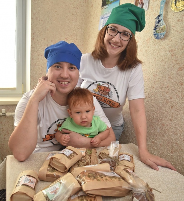 Соцпредприниматели из Омска выпекают «живой хлеб» и масштабируют свой бизнес