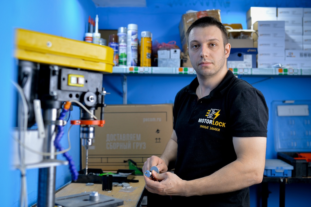 Ключ к успеху: cтартапер из Омска изобрел умный замок, открываемый по отпечатку пальца
