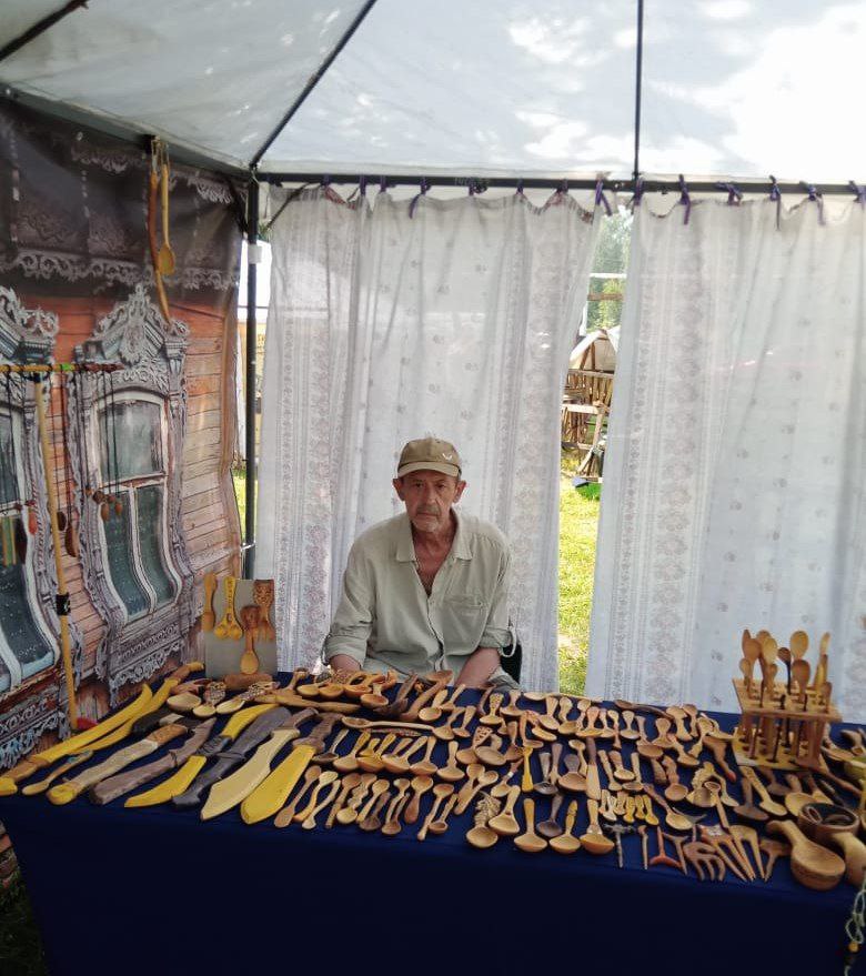 самозанятый резчик по дереву