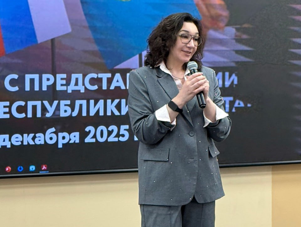 АВ на переговорах.jpg АВ на переговорах.jpg