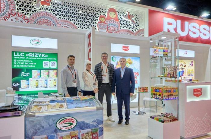 Омские замороженные лепёшки попробовали в Дубае