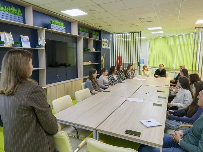 Работа трамедатором и мобильная баня: в омском центре «Мой бизнес» генерировали идеи для стартапов